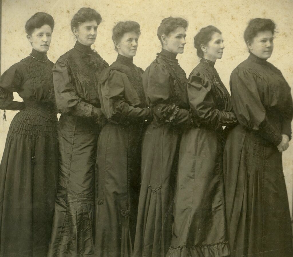 Historic photo of women from Delta Gamma posing for a photo