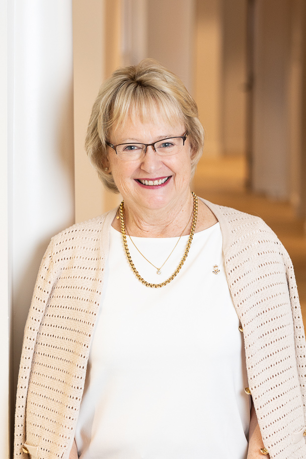 Dr. Cyndy Burroughs Cycyota